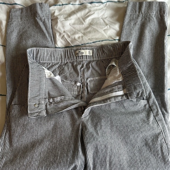 Hollister Striped Ultra High Rise Taper Pants - Picture 7 of 10